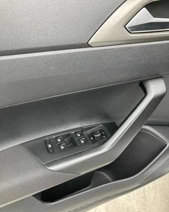 Volkswagen Polo cena 48900 przebieg: 210000, rok produkcji 2019 z Rymanów małe 211